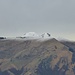 Il Monte Generoso sembra voglia sbeffeggiarci con la sua spolverata di neve.