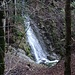 ... mit Wasserfall des Brügglibaches