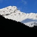 Der leuchtende, frisch verschneite Hinter Blistock / Hinter Blistögg (2446m).