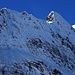 Aussicht von der Skihütte Obererbs (1700m):<br /><br />Der frisch eingeschneite Leiterberg Ostgrat mit dem auffälligen Gratzacken P.2559m. Der eigentliche Leiterberg (2669m) ist am Gratende.