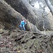 Runterklettern zur Höhle