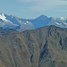 Zoom in die Zillertaler Alpen: Olperer, Fußstein, Schrammacher, Hochfeiler.