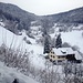 Im Aufstieg auf dem alten Waldweid-Weg. Die Wiese rechts der Bildmitte ist der Richtacher. Über ihn führt später der letzte Teil meiner Abfahrt.