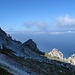 Sobald man die ungefaehre Hoehe von ca. 500m erreicht, oeffnet sich auch der ueberragende Ausblick auf die Strasse von Gibraltar. Im Hintergrund die Berge der Sierra de Luna, wo ich vor ziemlich genau einem Jahr schon gewandert war ([tour75124 Sierra de Luna: Hoch ueber der Strasse von Gibraltar]).<br />