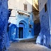 Die blaue Medina von Chefchaouen. Schoener Platz, um ein paar Stunden zu verweilen. Man beachte das Wandgemaelde links neben der Tuer! <br />