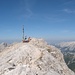 Der Edeltag lockte auch andere Bergkameraden herauf. Rechts hinten u.a. die Große Seekarspitze (2677m)