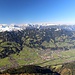 Blick übers Zillertal zu den Tuxer Alpen, hinten das Karwendel