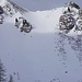 Mutige Skitourengeher in einem Steilhang Richtung Schwarzkogel