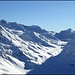 Blick vom Cavradi ins Val Maighels, in der linken Bildhälfte sind die morgigen Gipfelziele Borel und Ravetsch ersichtlich