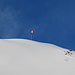 Die Fahne der Chörbschhorn-Hütte steht stramm im Wind