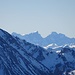 und Östliche Karwendelspitze und Vogelkarspitze im Zoom, rechts der Juifen, unter der Vogelkarspitze das [p Schönalmjoch]
