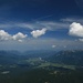Blick von der Wettersteinspitze, rechts die <a href="http://www.hikr.org/tour/post13518.html"><strong>Soiernspitze</strong></a>, links dahinter der Walchensee