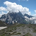 nochmals der Dombaj-Ulgen - leider immer noch leicht verhüllt. Am rechten Bildrand ist ein - zu Sowjet-Zeiten viel begangener Hauptkamm-Pass nach Georgien über den Gletscher (Ptisch-Pass 2995 m). Jetzt ist er laut Victor gesperrt.