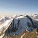  Alphubel mit Hängegletscher - im Hintergrund Allalinhorn, Strahlhorn, Rimpfischhorn (mit Wolken), Monte Rosa
