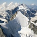 Ober Gabelhorn-Nordflanke, auf dem Nordost-Grat sind noch Alpinisten unterwegs
