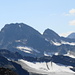 Der höchste Vorarlberger: Piz Buin (3312 m) mit dem "Wiesbadener Grätle" davor. Dahinter Buin Pitschen und Piz Linard