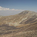Unterwegs vom Shah Neshin in Richtung Tochal (Rückweg) - Ausblick über das Skigebiet zum Tochal. Links dürfte der Ghezghoonchal (3.780 m) zu sehen sein.