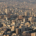 Teheran - Abendlicher Ausblick vom "Borj-e Milad" auf dichte Bebauung.