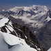Blick vom Gipfel des Pik Petrovsky auf den herrlichen Aufstiegsgrat.