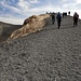 Der Weg nach oben über den Kraterrand ist gemütlich.