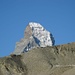 Das Matterhorn taucht langsam über dem Horizont auf.