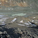 Gletschersee und der aufgestiegene Geröllhang von oben.