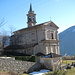 die etwas ausserhalb des Dorfs gelegene Kirche von Loggio