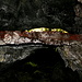 Ilha do Pico - In der Furna de Frei Matias. Teile der Höhle sind eingestürzt, in jeden Fall sollte man bei eventuellen Erkundungen sehr vorsichtig sein.