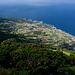 Ilha do Pico - Blick auf die Nordostküste der Insel bei Prainha. Wenige Minuten nach dem vorherigen Bild zeigt sich die Landschaft nun in ganz anderem Licht.