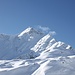 <b>La cima che più di tutte domina la vallata è il Pizzo Tambo: con i suoi 3279 m è la vetta più alta della regione.</b>