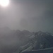 das gelbe Ding oben links ist die Sonne, darunter die Silvretta-Berge