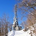 Poco sotto la cima del Monte Orsa: una delle due antenne. 