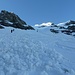 15 anfang der trafoier rinne beinhart gefrorener schnee, bedeutet keine skikehren sondern stapfen
