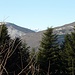 Monte Mongioie-Gruppe in der Ferne hinter dem Colle di Melogno