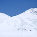 Elbrus West- und Ostgipfel von den Bocki Tonnen.<br /><br />Unter dem Ostgipfel sieht man schön die Aufstiegsspur durch die Pastuhov Felsen und oberhalb des Blankeis den Beginn des Quergangs in den Sattel