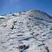 In cresta verso il Cavalmurone, la neve si riduce a pochissimi centimetri