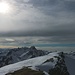 Eindrückliche Wetterstimmung auf der Hochmatt (2151,6m). Gleich gegenüber ist der westliche, wenige Dezimeter niedrigere Gipfelpunkt den ich zuerst besucht hatte.