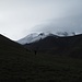 weglos durch die Grashänge Richtung Elbrus