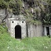 Der Eingang zur unterirdischen Militär-Anlage auf dem Mont´Orfano.