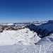 schöner Ausblick über die Oberalp zum Oberalper Grat, dem Oberbauenstock bis zum Glärnisch ...