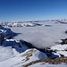 es hält sich ganztägig, das Nebelmeer (über dem Mittelland), welches sich weit in die Alpentäler hineinzieht