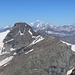 Nous arrivons finalement à l'antécime appelé segnale Tonini, 3592m. Vue sur l'Albaron, 3637m, et derrière Mont Blanc, Aiguille du Géant et les Grandes Jorasses. 