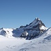 <b>È un ambiente di straordinaria bellezza; lo sguardo si estende a vette poste oltre la Val Chöglias, a monte di Ramosch. La cima che più mi affascina è il Piz Tschütta (3254 m), un tremila con difficoltà T6. </b>