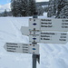 Am Krunkelbachsattel hat es Schnee genug, es sei denn die Schilder werden zur Vortäuschung falscher Tatsachen so tief montiert ;-)