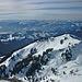 Brandenberger Alpen, Bayerische Voralpen und Karwendelgebirge zeigen sich jenseits des Inns.