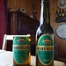 ein feines Bier - mit originellem Bierglas - im Hotel Camana auf Camanaboda ...