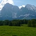 Sassolungo (Langkofel) e Sassopiatto (Plattkofel) visuale dall'Alpe di Siusi.