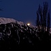Auf dem kurzen Walk zur Bushalltestelle: moon rise over the Walalpgrat (bzw. Katz u Muus)