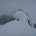 Der Gipfel in Wolken