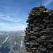 Imposanter Gipfelsteinmann am Piz da la Margna.